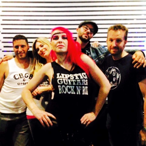 Meet your Posher, Janine - Picture 3 of 16